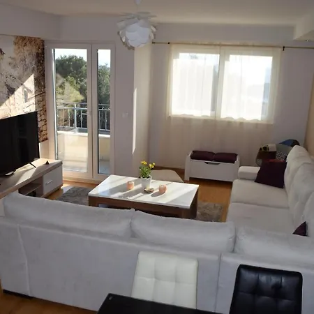 Luna Apartment Makarska