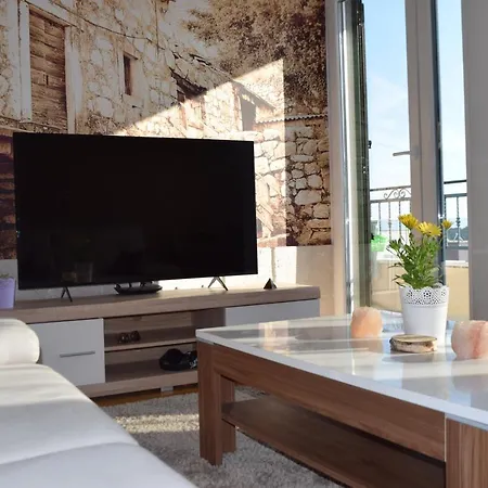 Luna Apartment *