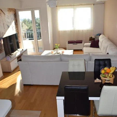 Luna Apartment Makarska